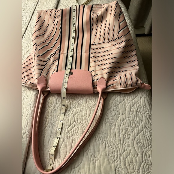 Longchamp tote  👜- like new - Picture 10 of 11